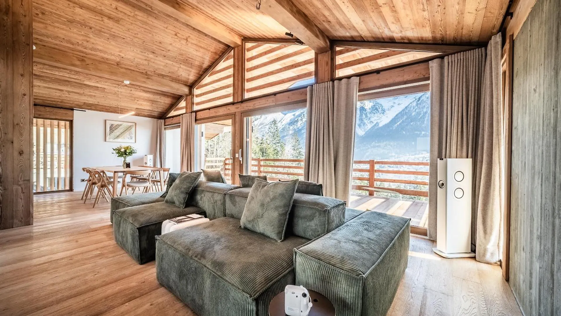 Деревянный коттедж Chalet Foxden Лез-Уш